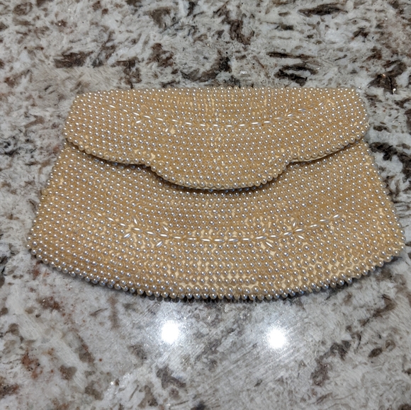 Vintage Handbags - Vintage Beaded Clutch in Cream